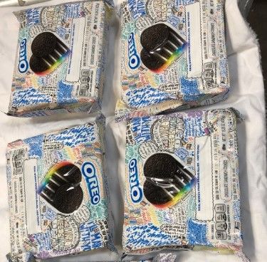 Photo 2 of **BB: 10/27/2022*- 4 PACKS OF- OREO Pride Cookies - 15.25oz
