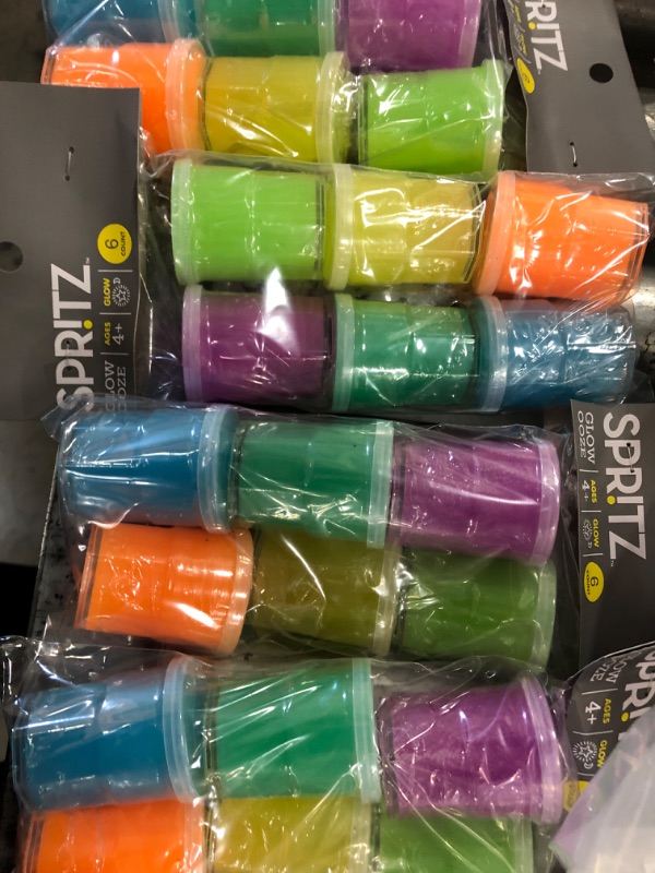 Photo 1 of 6ct Glow in The Dark Putty - Spritz™4 pack 

