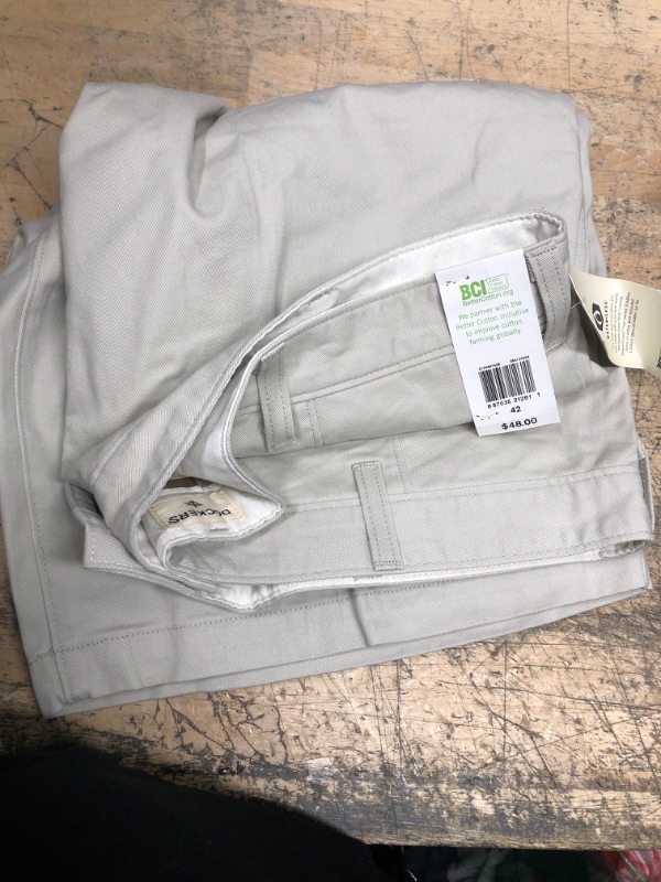 Photo 1 of Dockers Men's Classic Fit Perfect Short SIZE 42