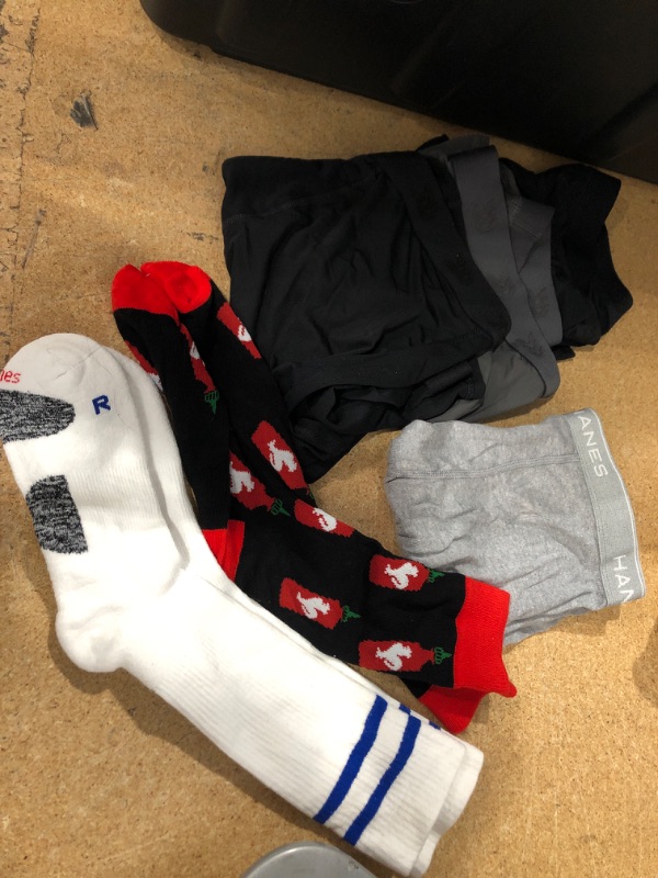 Photo 1 of Bundle of Mens Medium Boxers and 2 pairs of Socks (6 items)