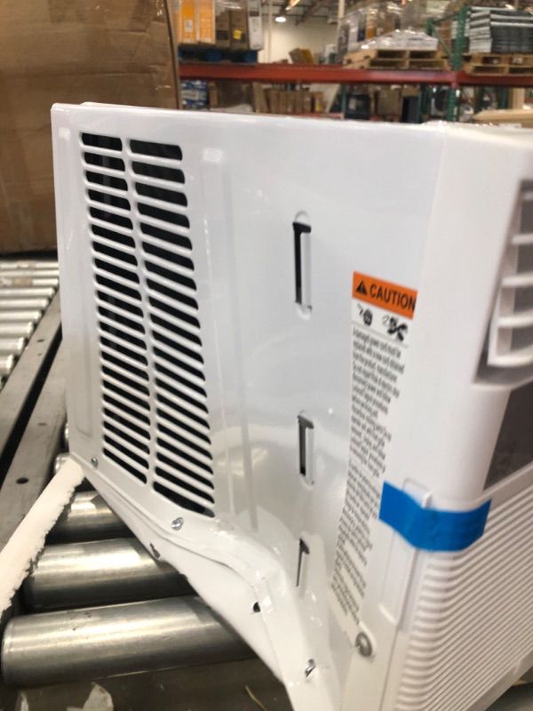 Photo 4 of PARTS ONLY POWERS ON BUT DOES NOT FUNCTION 
***DAMAGED*** GE AHY08LZ SMART WINDOW AIR CONDITIONER WITH 8000 BTU COOLING CAPACITY WIFI CONNECT 3 FAN SPEEDS 115 VOLTS 11.4 CEER AND FIXED CHASSIS IN WHITE