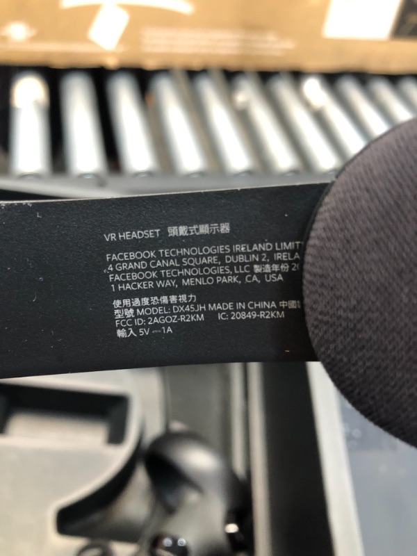 Photo 1 of see notes for functionality 
Oculus Rift S PC-Powered VR Gaming Headset

-has power to it but did not see anything (might have to download something to use )