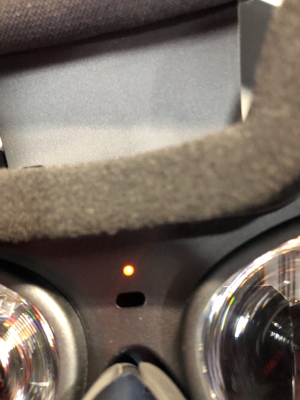 Photo 1 of see notes for functionality 
Oculus Rift S PC-Powered VR Gaming Headset

-has power to it but did not see anything (might have to download something to use )