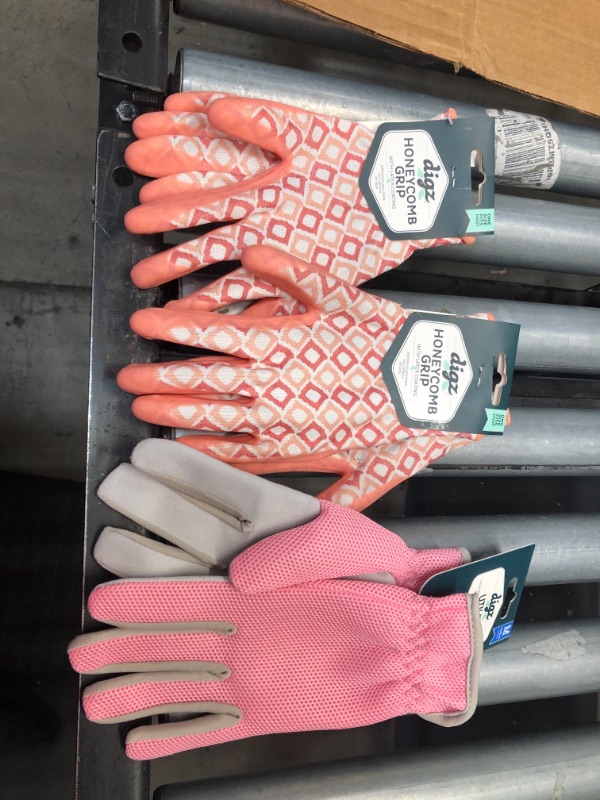 Photo 2 of 3 PAIRS OF GLOVES -Digz Honeycomb Latex Work Gloves

