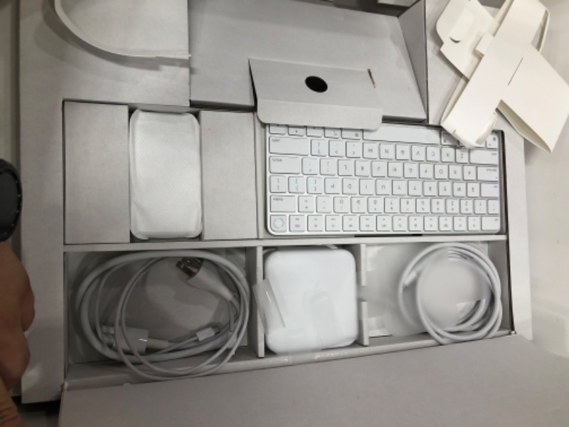 Photo 10 of 2021 Apple iMac (24-inch, Apple M1 chip with 8?core CPU and 8?core GPU, 8GB RAM, 256GB) - Silver