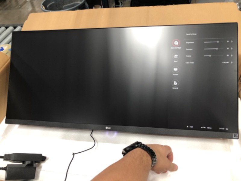 Photo 2 of LG 34WP500-B - LED monitor - 34" - 2560 x 1080 UWFHD