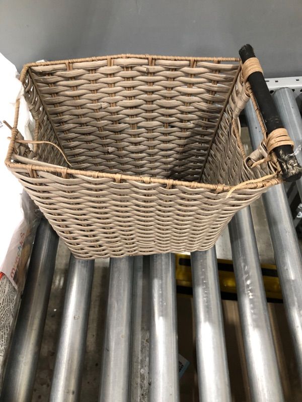 Photo 1 of 11"X11"X9" SMALL BROWN WICKER BASKET ** MINOR DAMAGE***USED***