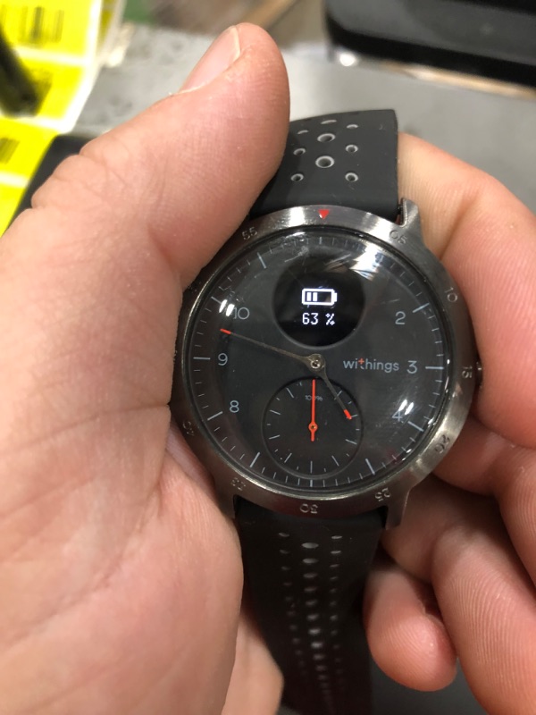 Photo 2 of Withings Steel HR Sport - Multisport hybrid Smartwatch, connected GPS, heart rate, fitness level via VO2 max, activity and sleep tracking, notifications