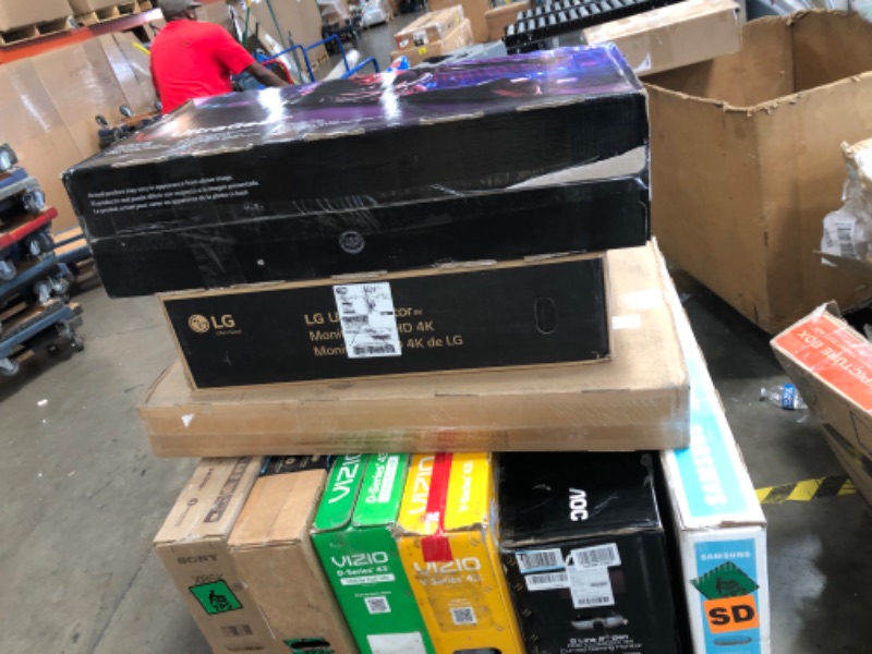 Photo 3 of ** No Refunds*** No returns***      PALLET OF ASSORTED TVs AND MONITORS 