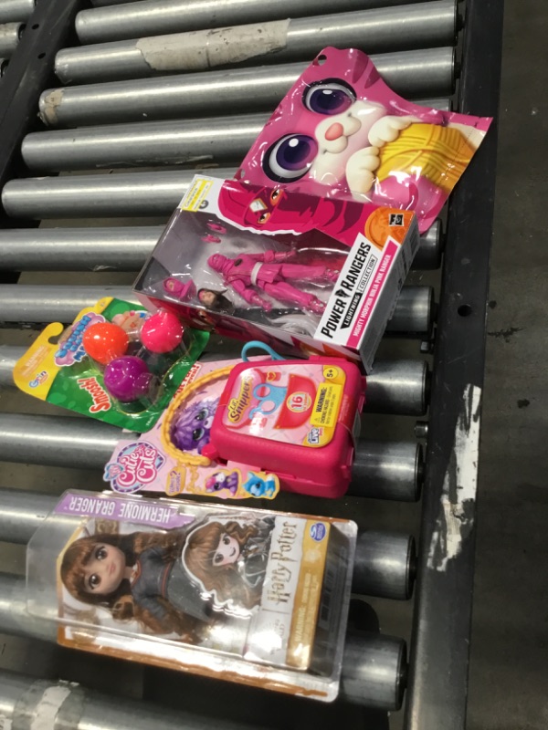 Photo 1 of ASSORTED TOY BUNDLE ( 6 ITEMS)