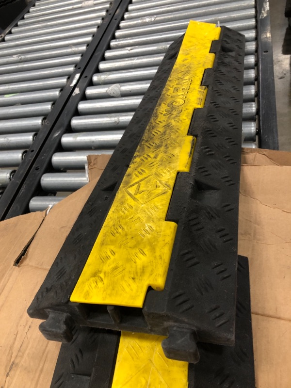 Photo 2 of **SET OF 3**MINOR DMAAGE TO ONE**  VEVOR Speed Bump Cable Protector Ramp 5PCS 2-Cable Rubber 40"x9.7"x2" Cord Guard
