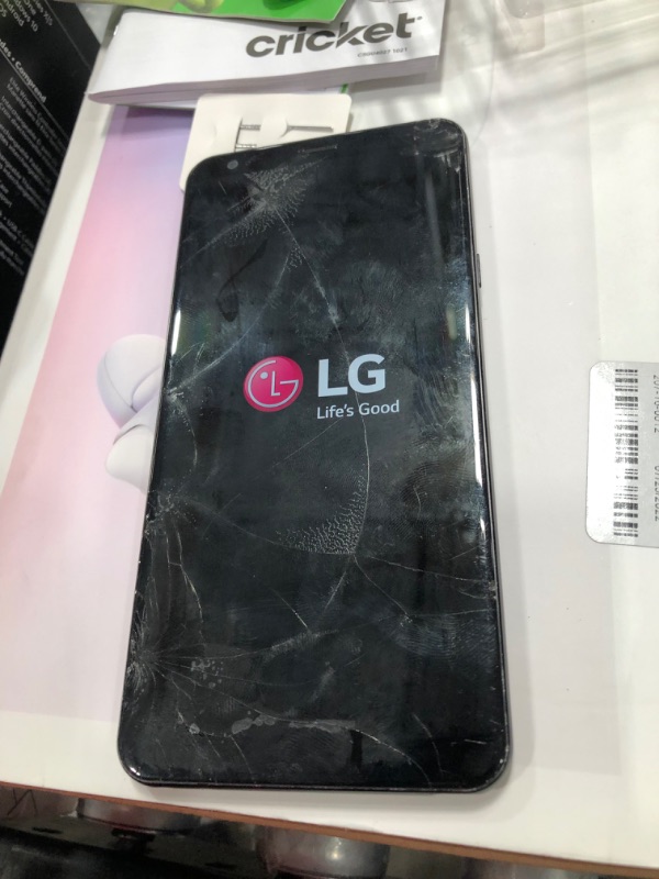 Photo 3 of **SCREEN CRACKED MISSING STYLIS **LG STYLO 4 Q710 6.2in T-Mobile 32GB Android Smartphone - Aurora Black 
