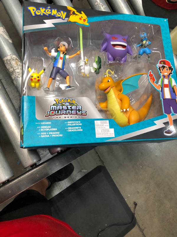 Photo 2 of Battle Fig Journeys Multipack (5pk) 3" Lucario Sirfetchd and 4.5" Ash & Pikachu (Journeys)
