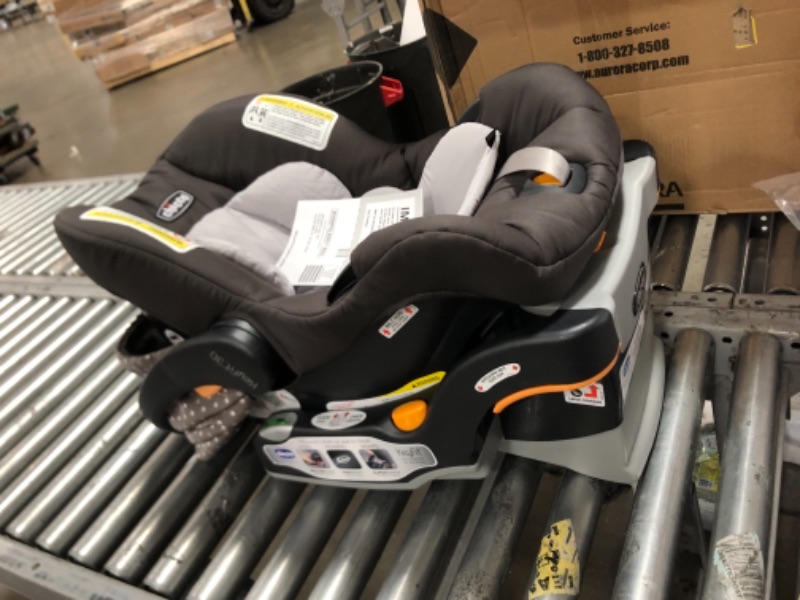 Photo 3 of Chicco Keyfit 30 Infant Car Seat in Calla Grey
