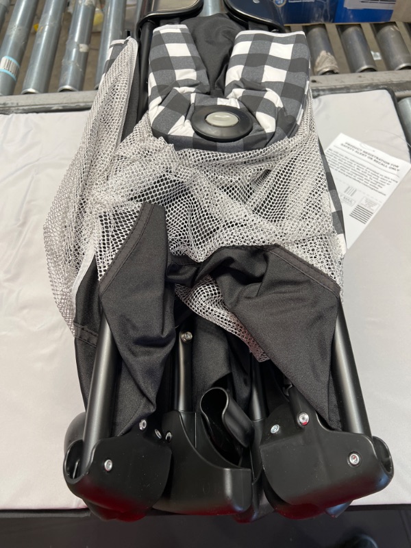 Photo 1 of Graco Pack 'N Play On The Go Playard, Kagen
