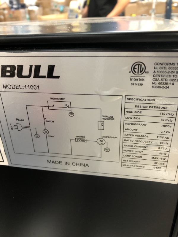 Photo 3 of BULL 11001 Refrigerator, Reversible Door
