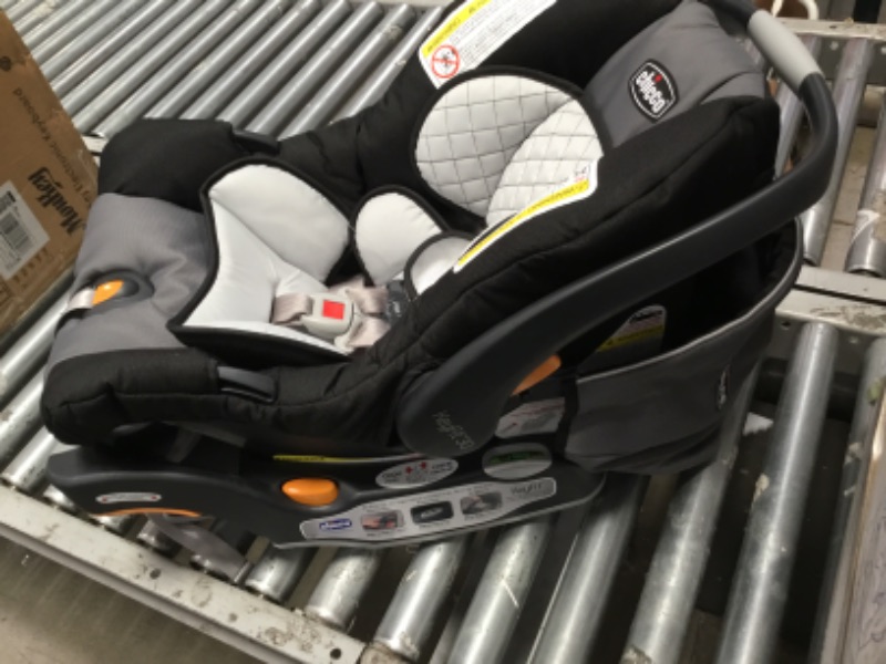 Photo 2 of **LIKE NEW**
Chicco KeyFit 30 Infant Car Seat with Base, Usage 4-30 Pounds, Orion (1811882)
