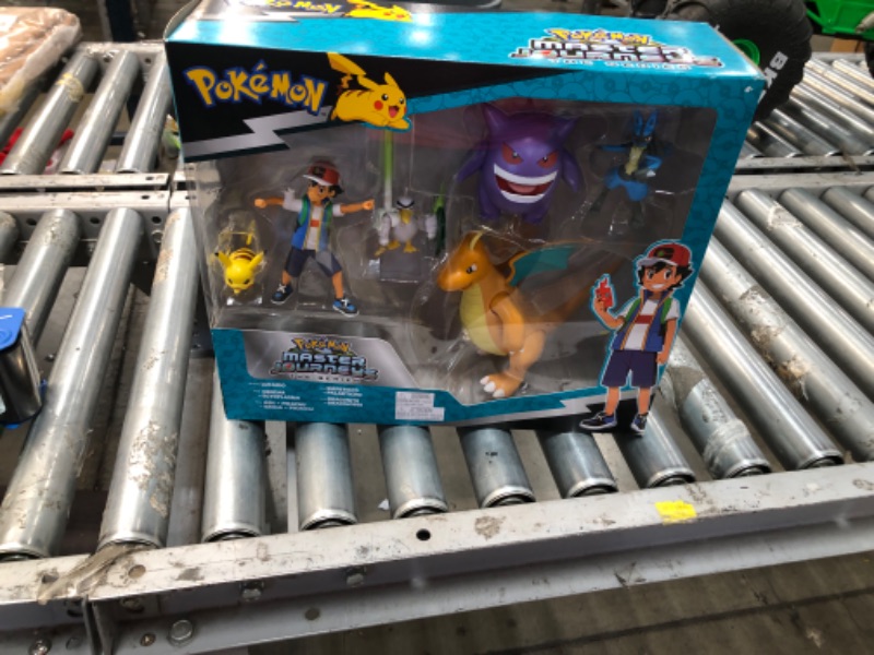 Photo 2 of Battle Fig Journeys Multipack (5pk) 3" Lucario Sirfetchd and 4.5" Ash & Pikachu (Journeys)
