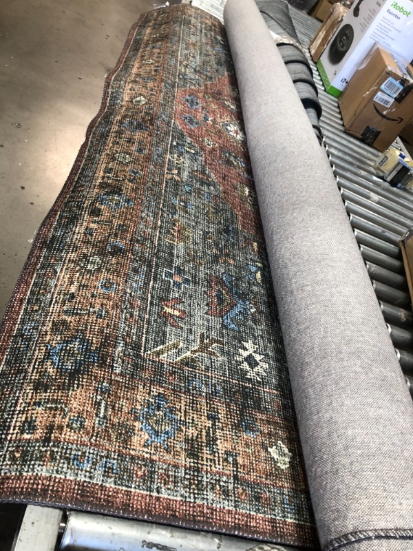 Photo 1 of Area Rug 7 x 10