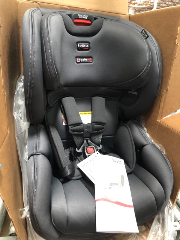 Photo 1 of Britax Advocate ClickTight Convertible Car Seat, Otto SafeWash , 23x20x23.5 Inch (Pack of 1)
