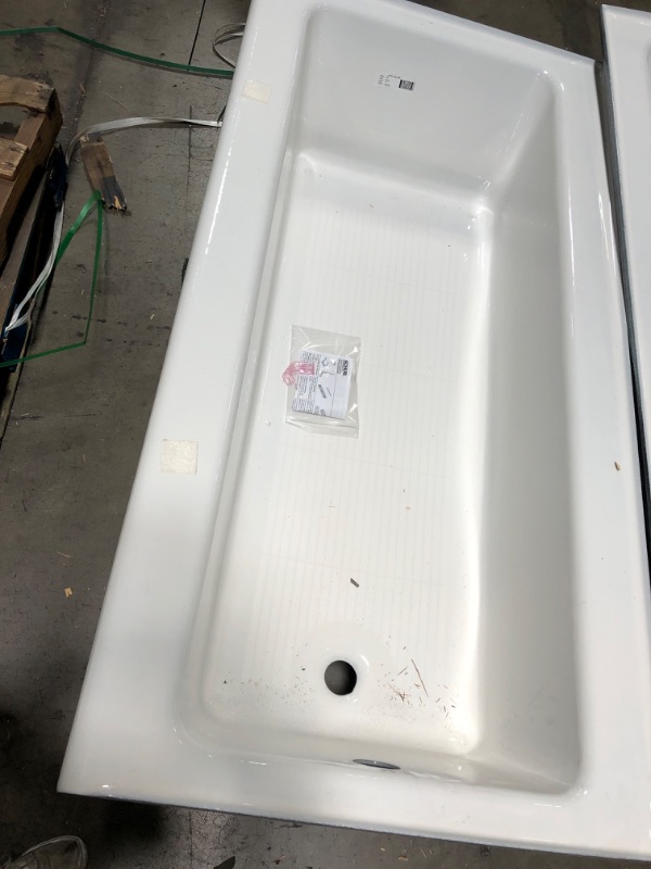 Photo 3 of 
KOHLER
Bellwether 60 in. x 30 in. ADA Cast Iron Alcove Bathtub with Integral Farmhouse Apron and Right-Hand Drain in White