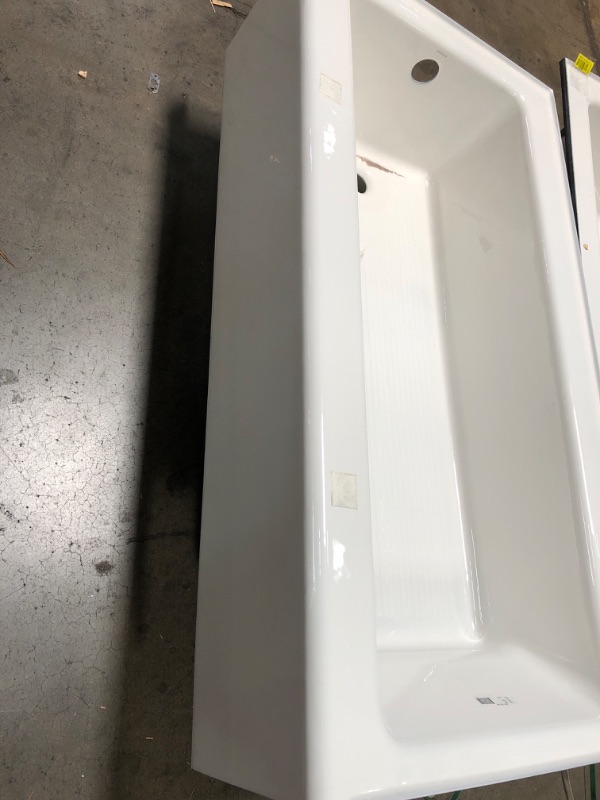 Photo 3 of 
KOHLER
Bellwether 60 in. x 30 in. ADA Cast Iron Alcove Bathtub with Integral Farmhouse Apron and Left-Hand Drain in White