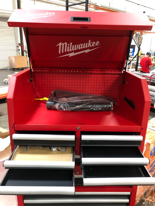 Photo 3 of 
Milwaukee
High Capacity 36 in. 12-Drawer Tool Chest and Cabinet Combo

**minor dent on item pictured**some cosmetic scratches 