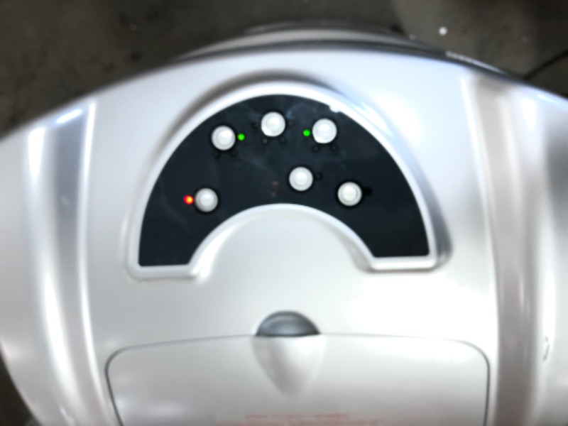 Photo 1 of Honeywell 470 CFM Portable Indoor Evaporative Cooler with Remote Control, CL201AEW
