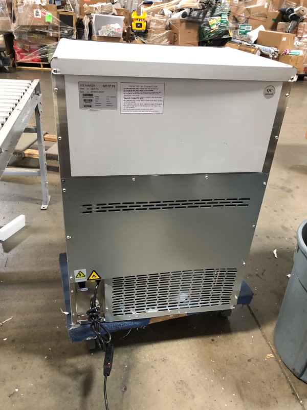 Photo 8 of (DENTED) VEVOR 115V Commercial Ice Maker 