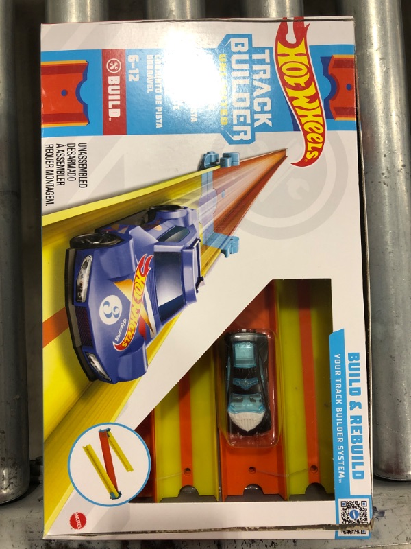 Photo 3 of Hot Wheels Track Builder Unlimited Fold up Track Pack