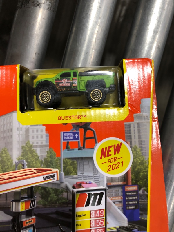 Photo 2 of Matchbox Action Drivers Fuel Station Playset Multi
