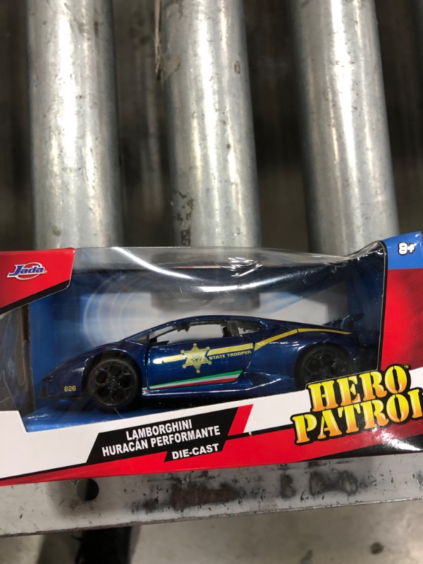 Photo 2 of Jada Hero Patrol Series TARGET EXCLUSIVE Lamborghini Huracan Performante 1:32