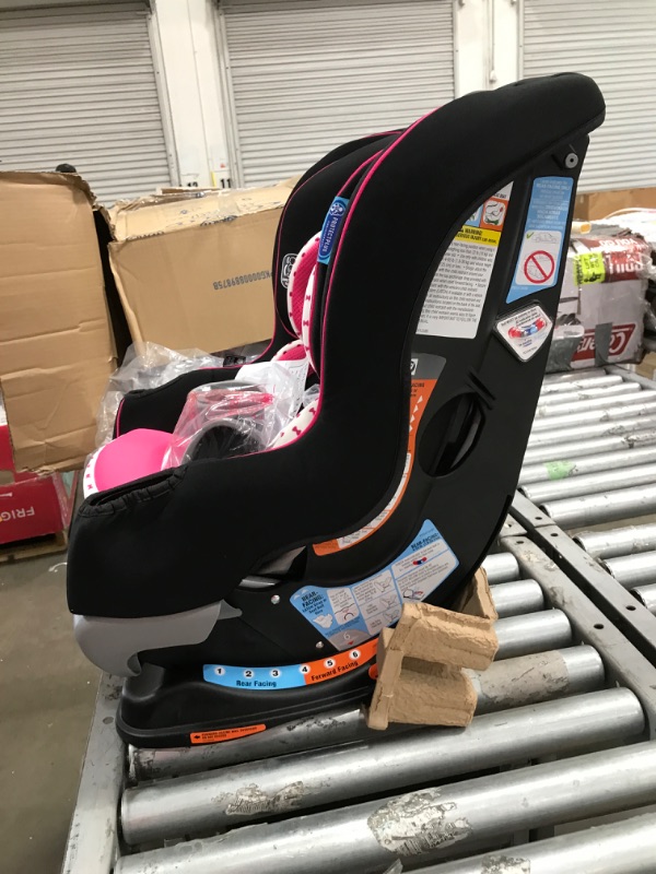 Photo 3 of Graco Extend2Fit Convertible Car Seat, Ride Rear Facing Longer with Extend2Fit, Kenzie
