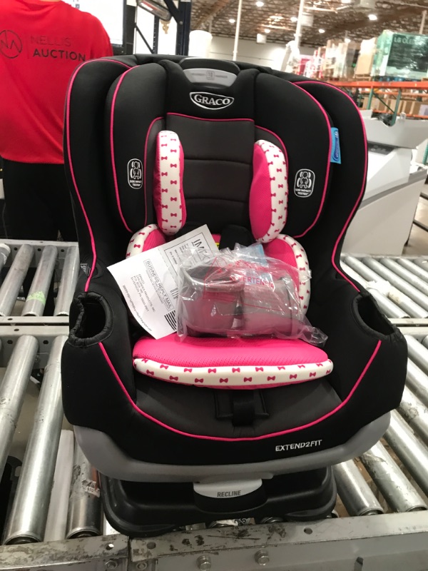 Photo 2 of Graco Extend2Fit Convertible Car Seat, Ride Rear Facing Longer with Extend2Fit, Kenzie
