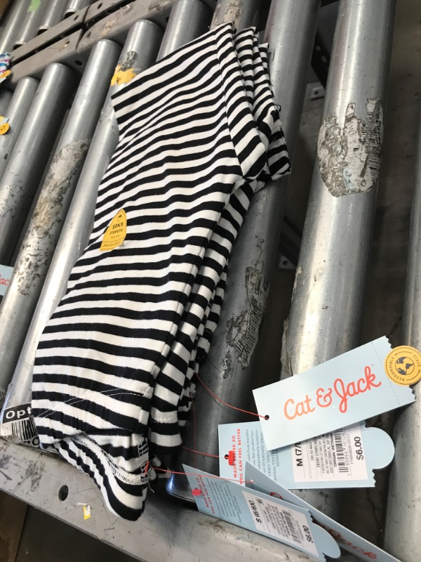 Photo 2 of 5 PACK: Girls' Striped Leggings - Cat & Jack™ Black/Cream
2 small (6/6x), 2 medium (7/8), 1 large (10/12)