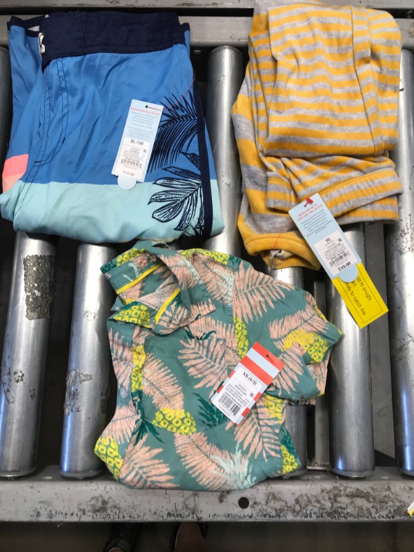 Photo 1 of 3 piece bundle boys clothes 
sizes: 10, x-small (4-5), x-large (16)