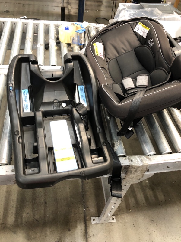 Photo 3 of Graco FastAction Fold SE Travel System with SnugRide Infant Car Seat

