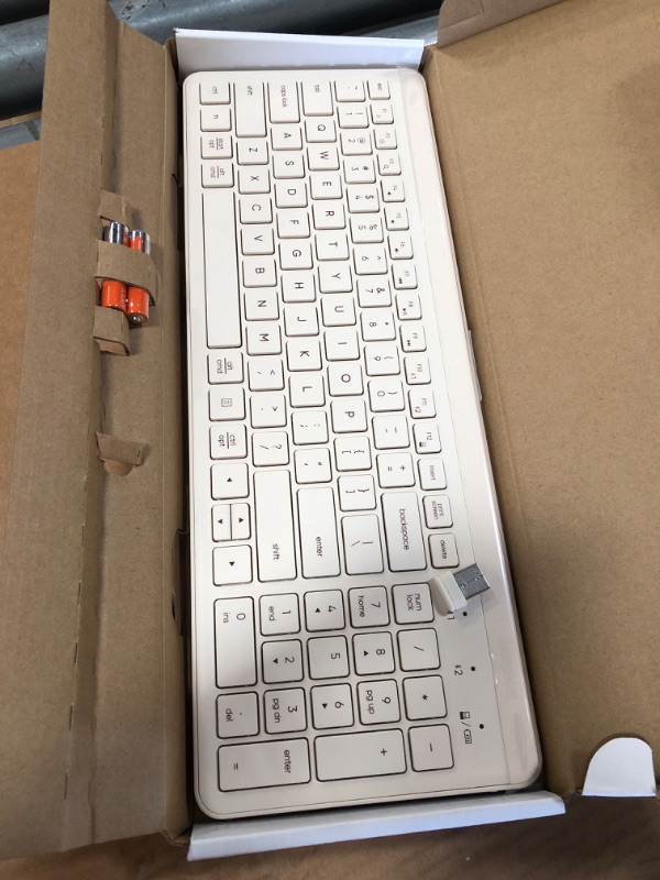 Photo 2 of heyday™ Bluetooth Keyboard

