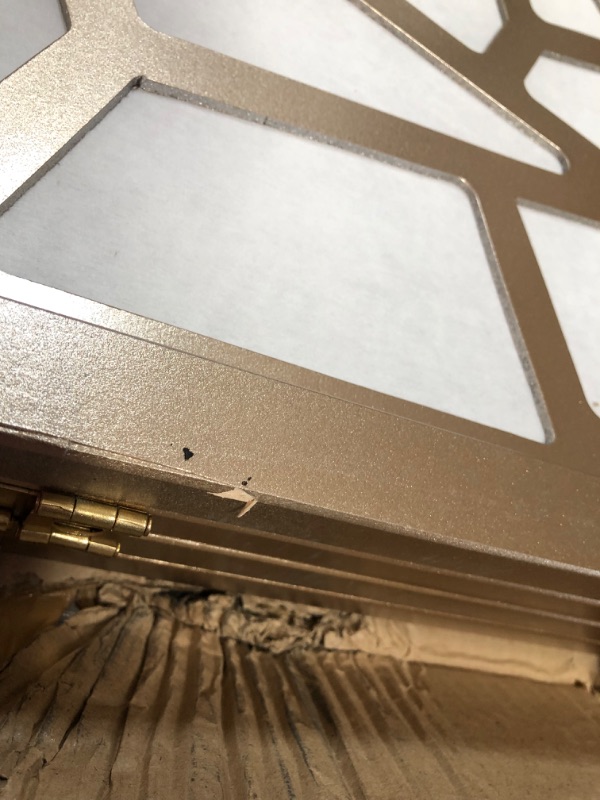Photo 1 of (SCRATCHED/CRACKED/BROKEN FRAME; TORN MATERIAL; DENTED) Roundhill Furniture Giyano 4 Panel Screen Room Divider, Gold