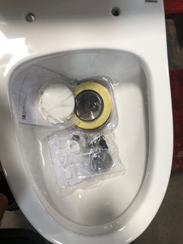 Photo 4 of (MISSING UPPER LID) Swiss Madison Daxton 1-piece 1.28 GPF Single Flush Elongated Toilet in Glossy White, Seat Included