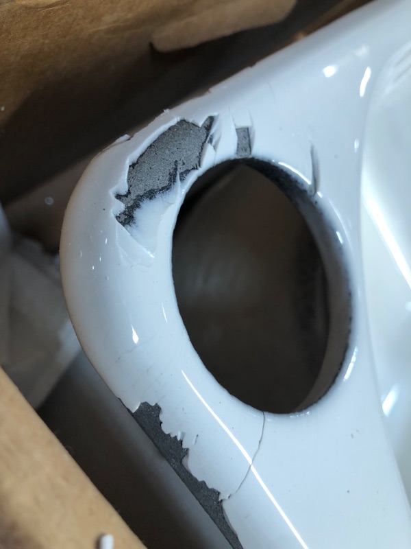 Photo 1 of (DAMAGED CORNER; MISSING ACCESSORIES/HARDWARE) KOHLER Hartland Undermount Cast Iron 33 in. 5-Hole Double Bowl Kitchen Sink in White
