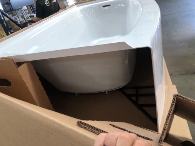 Photo 3 of (DAMAGED EDGE) American Standard Ovation Curve 60 in. Right Drain Rectangular Apron Front Bathtub in Arctic White