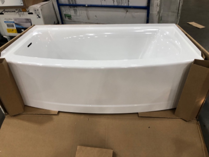 Photo 3 of (CRACKED EDGE/DAMAGED CORNER) American Standard Elevate 60-in W x 30-in L Arctic White Fiberglass/Plastic Composite Rectangular Right Drain Alcove Soaking Bathtub