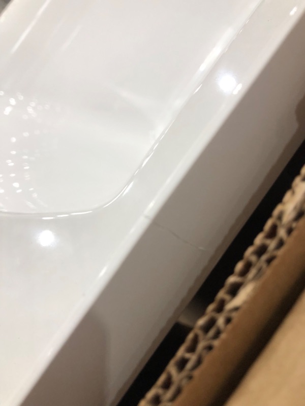 Photo 2 of (CRACKED EDGE/DAMAGED CORNER) American Standard Elevate 60-in W x 30-in L Arctic White Fiberglass/Plastic Composite Rectangular Right Drain Alcove Soaking Bathtub