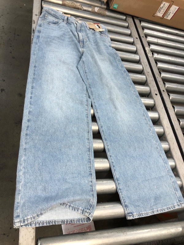 Photo 2 of Levi's Women's 501 Crop Jeans, 26" x 29" 
