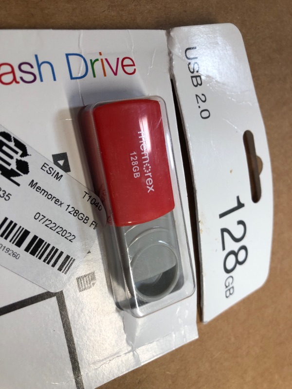 Photo 2 of Memorex 128GB Flash Drive USB 2.0 - Red (32020012821)

