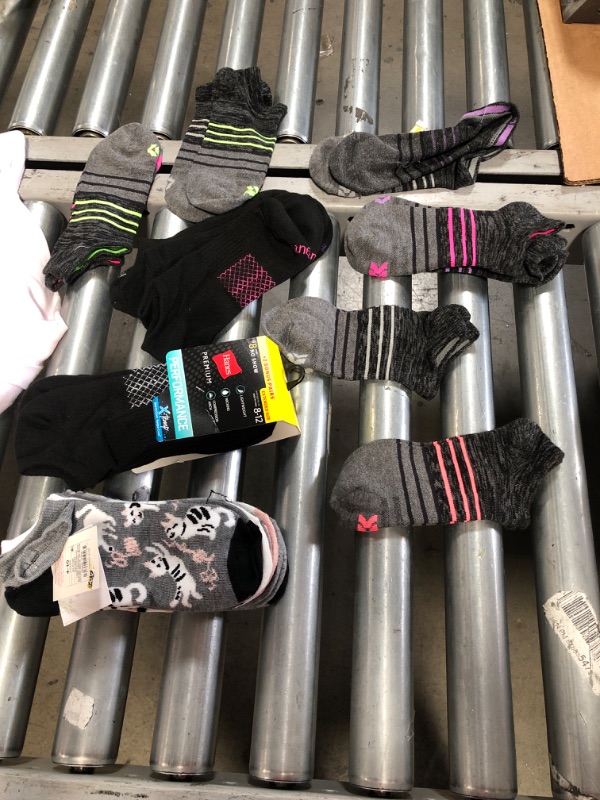 Photo 1 of 20 Pair Of Women Socks Size 4-12 