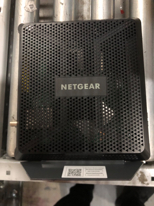 Photo 2 of Netgear Nighthawk AC1900 (24x8) Docsis 3.0 WiFi Cable Modem Router Combo (C7000)