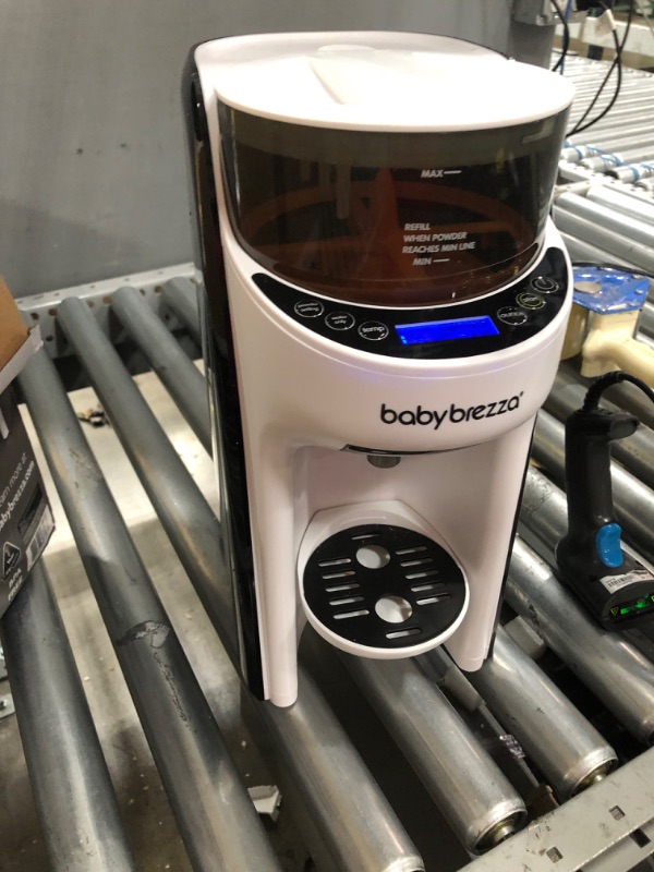 Photo 4 of Baby Brezza New and Improved Formula Pro Advanced Dispenser Machine