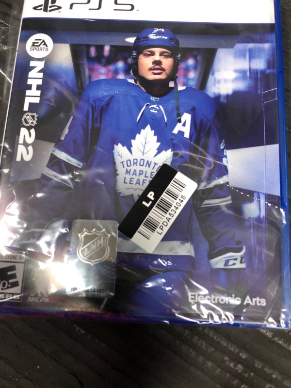 Photo 2 of **FACTORY NEW OPENED TO VERIFY** NHL 22 - PlayStation 5 (Electronic Arts